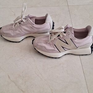 New Balance Women's Pale Pink & Cream Retro Runner Sneakers